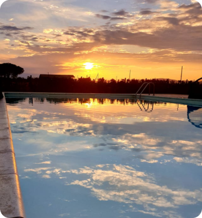 La piscina al tramonto