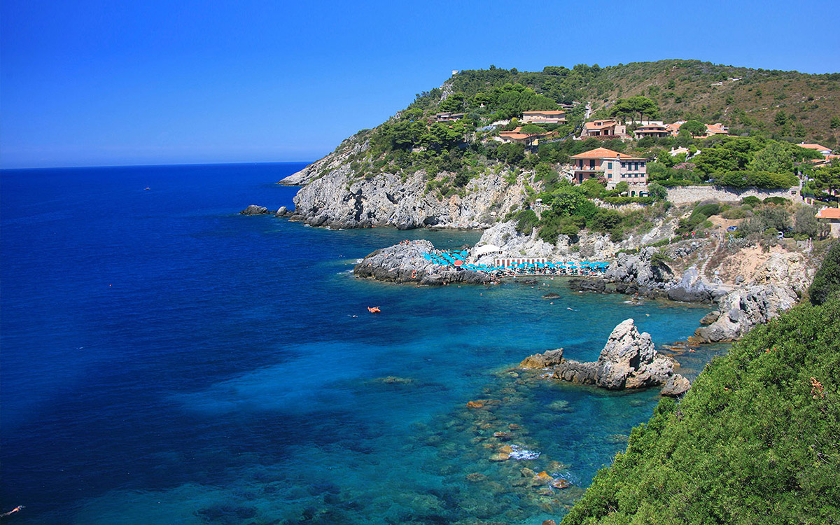 La costa di Talamone